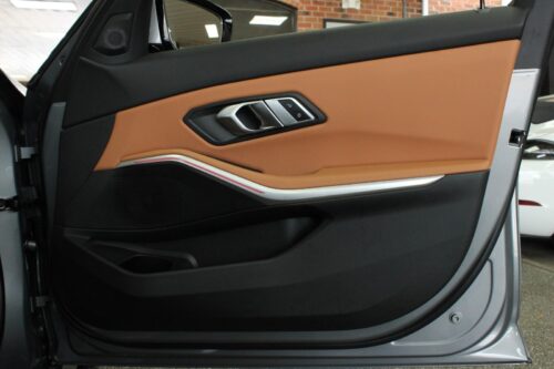 2023 BMW 3 Series - Image 9