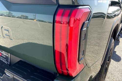 2023 TOYOTA Tundra - Image 8
