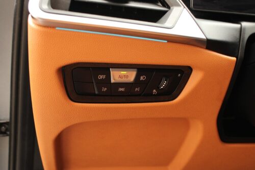 2023 BMW 3 Series - Image 6