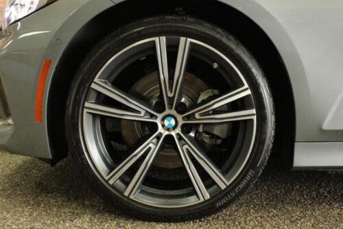 2023 BMW 3 Series - Image 3