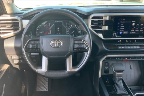 2023 TOYOTA Tundra - Image 32