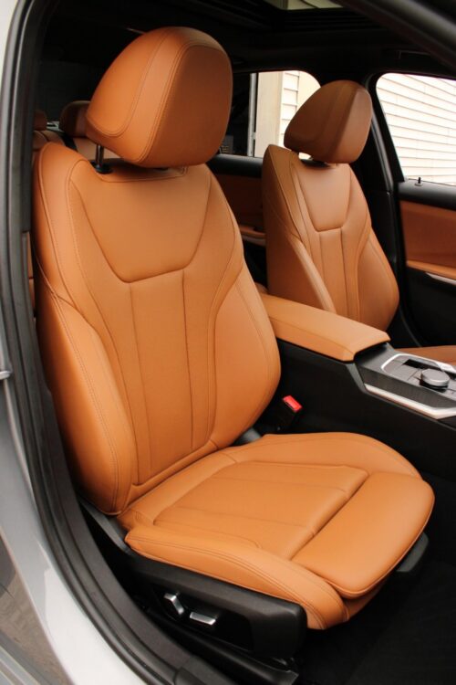 2023 BMW 3 Series - Image 25