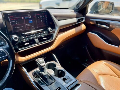 2021 TOYOTA Highlander - Image 6