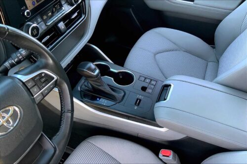 2023 Toyota Highlander - Image 22