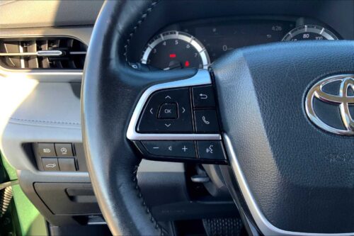 2023 Toyota Highlander - Image 15
