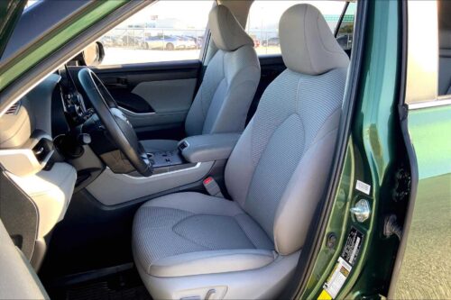 2023 Toyota Highlander - Image 30