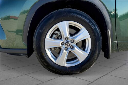 2023 Toyota Highlander - Image 27