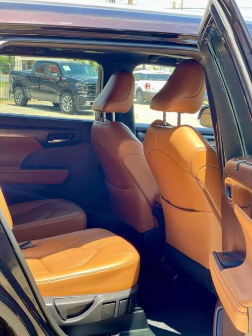 2021 TOYOTA Highlander - Image 9
