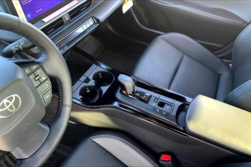 2024 TOYOTA Prius - Image 22