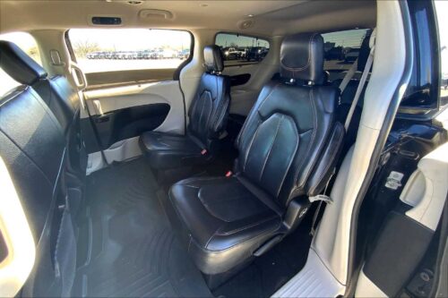 2020 CHRYSLER Pacifica - Image 17