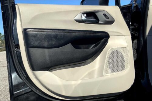 2020 CHRYSLER Pacifica - Image 16