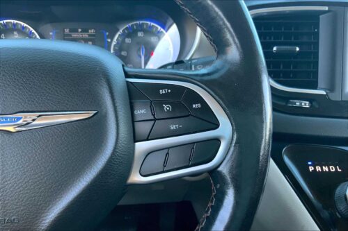 2020 CHRYSLER Pacifica - Image 13