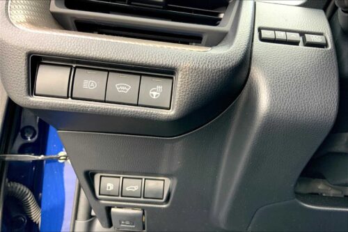 2024 TOYOTA Prius - Image 5