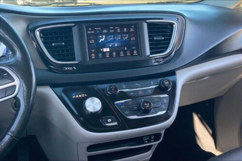 2020 CHRYSLER Pacifica - Image 30