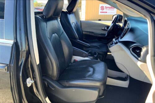 2020 CHRYSLER Pacifica - Image 28
