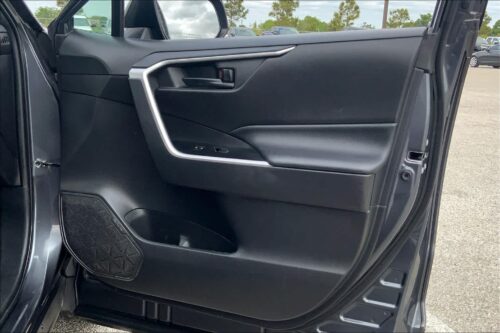 2020 TOYOTA RAV4 - Image 17