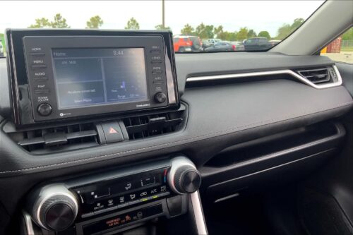 2020 TOYOTA RAV4 - Image 3