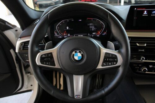2020 BMW 530i - Image 22