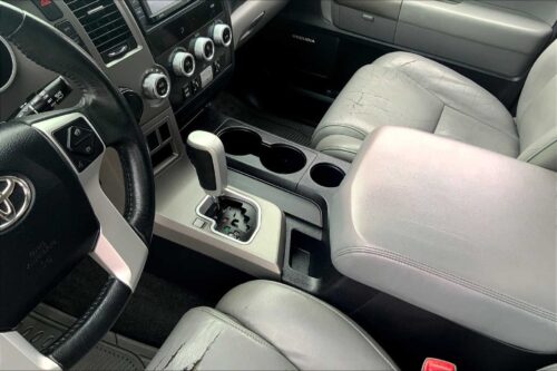 2016 TOYOTA Sequoia - Image 21