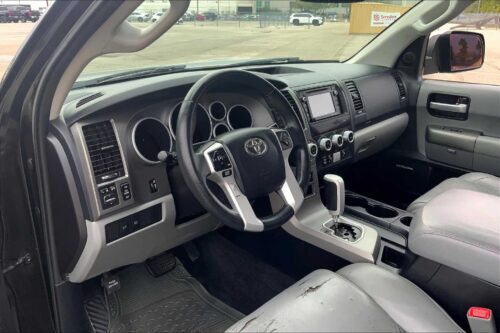 2016 TOYOTA Sequoia - Image 20