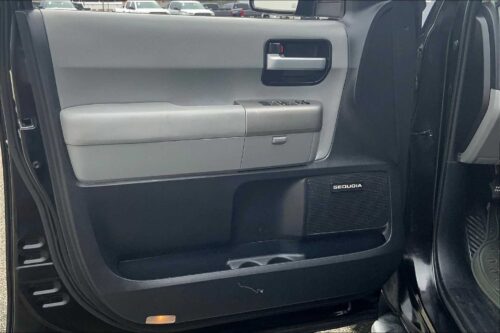 2016 TOYOTA Sequoia - Image 17