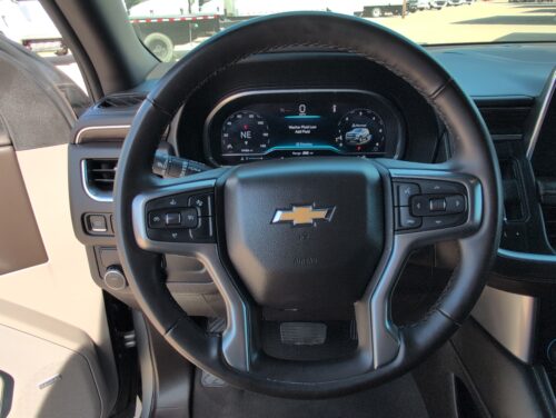 2023 CHEVROLET Suburban - Image 32