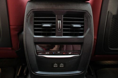 2022 BMW 330i - Image 11