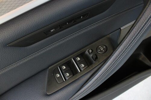 2020 BMW 530i - Image 8