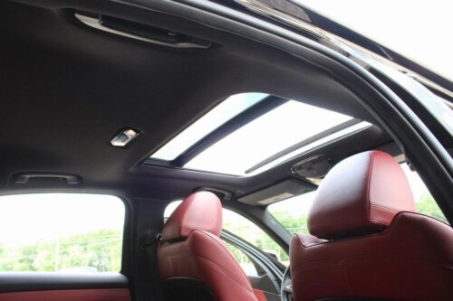2022 BMW 330i - Image 8