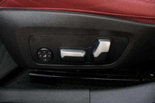 2022 BMW 330i - Image 6