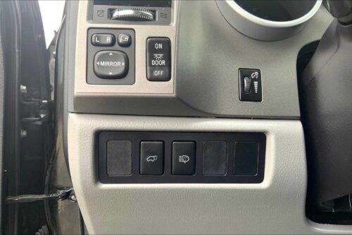 2016 TOYOTA Sequoia - Image 5
