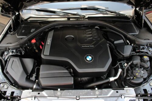 2022 BMW 330i - Image 4