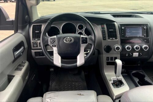 2016 TOYOTA Sequoia - Image 30