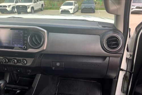 2022 TOYOTA Tacoma - Image 19