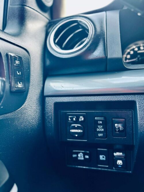 2018 TOYOTA Tundra - Image 2