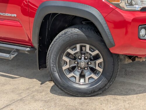 2017 TOYOTA Tacoma - Image 3