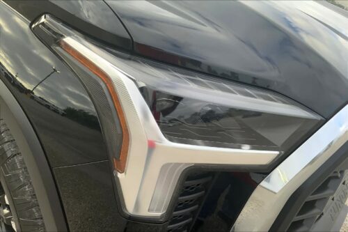 2023 TOYOTA Tundra - Image 11