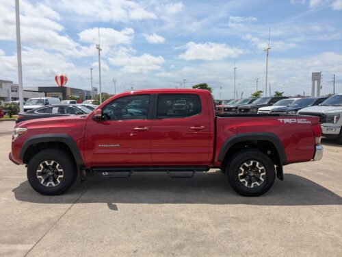 2017 TOYOTA Tacoma - Image 25