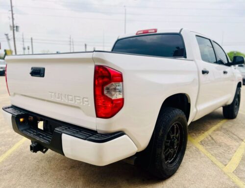 2017 TOYOTA Tundra - Image 11
