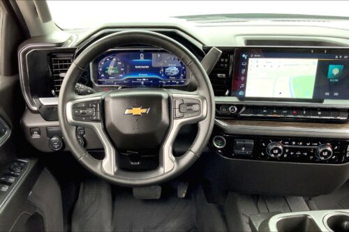 2024 CHEVROLET Silverado - Image 32