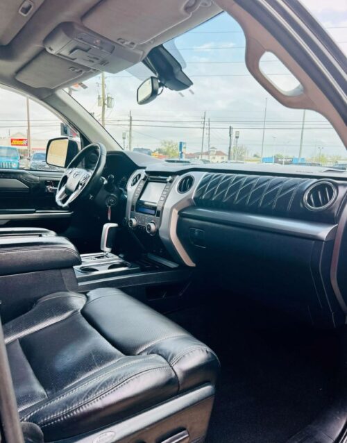 2018 TOYOTA Tundra - Image 13