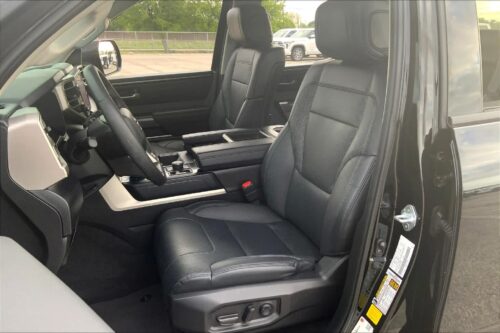 2023 TOYOTA Tundra - Image 30