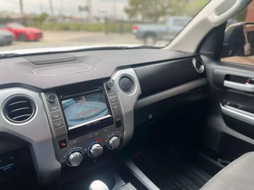 2017 TOYOTA Tundra - Image 5