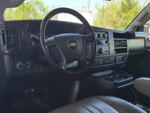 2023 CHEVROLET Express - Image 30
