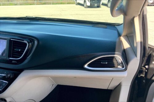 2020 CHRYSLER Pacifica - Image 19