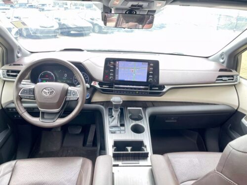 2022 TOYOTA Sienna - Image 10