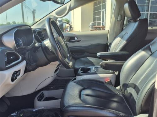2021 CHRYSLER Pacifica - Image 14