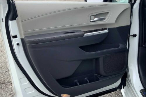 2023 TOYOTA Sienna - Image 18