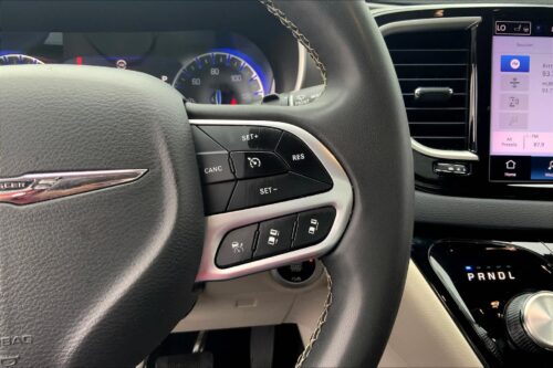 2022 CHRYSLER Pacifica - Image 14