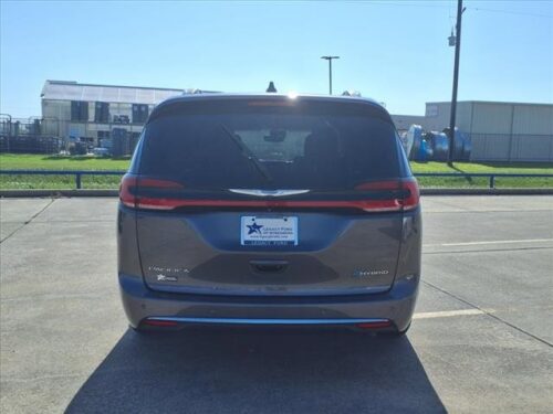 2021 CHRYSLER Pacifica - Image 4